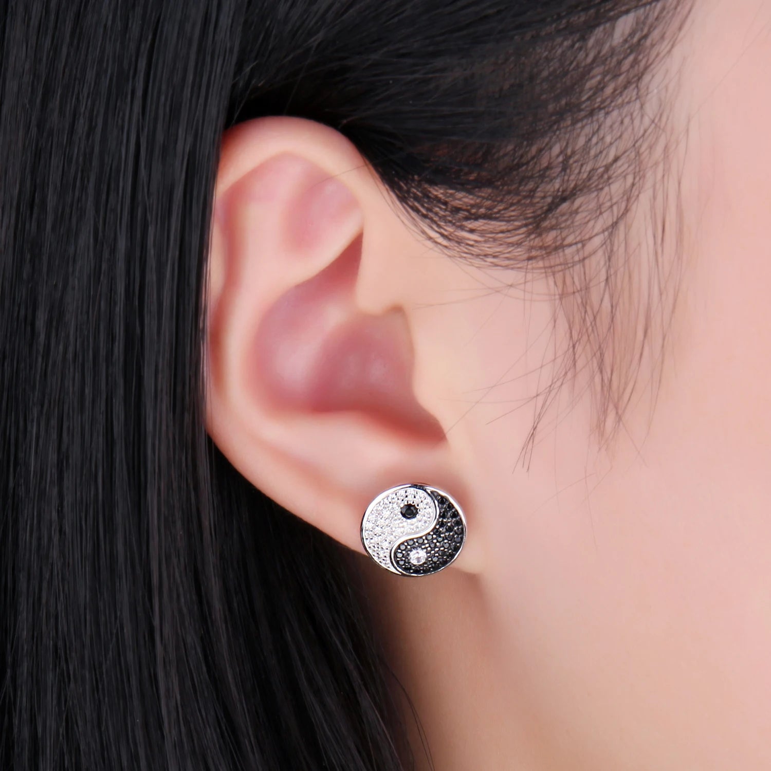 AVERLLA™ Tai Chi Yin Yang Genuine Black Spinel 925 Sterling Silver Round Stud Earrings for Women