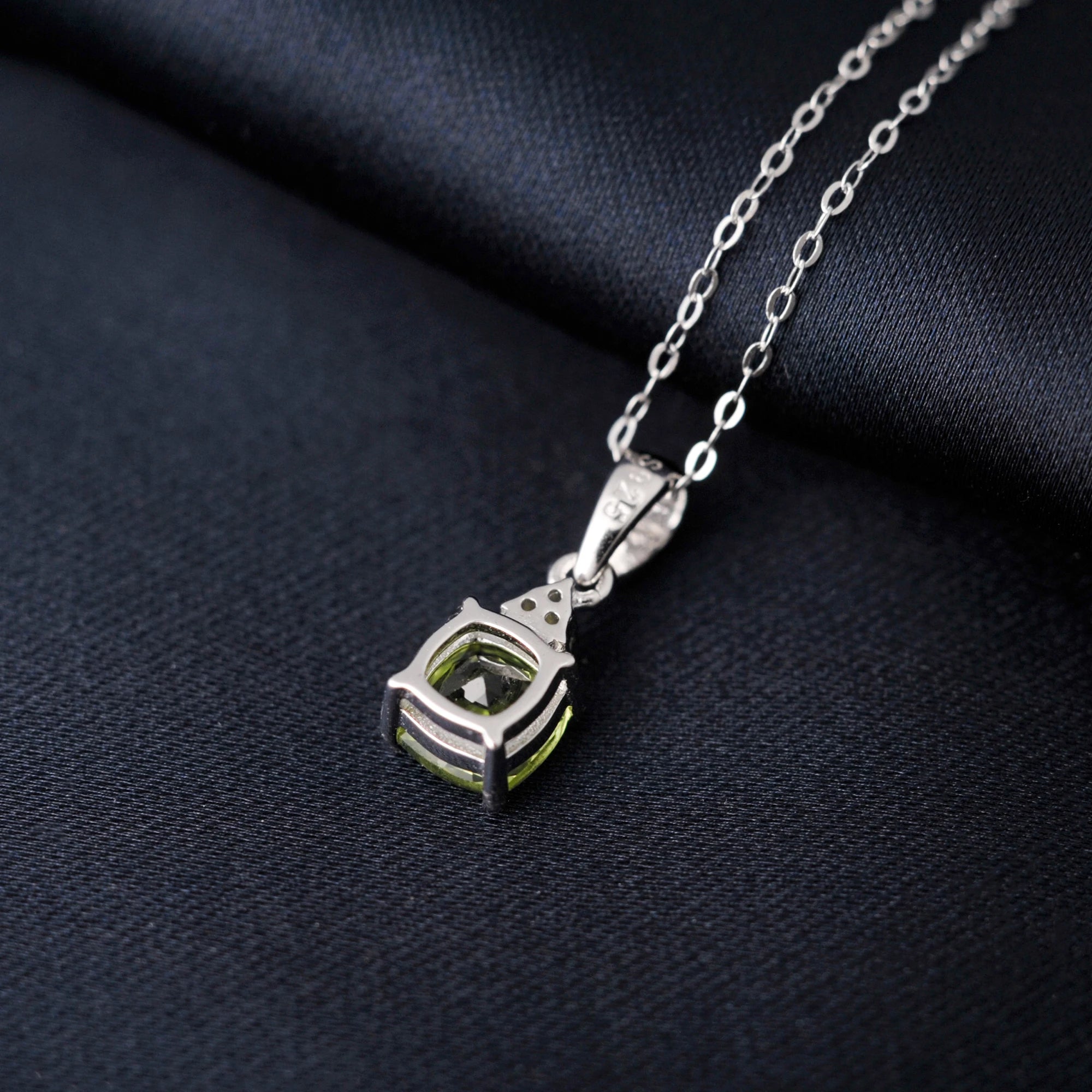 AVERLLA™ 1ct Cushion Natural Cut Genuine Peridot Pendant Necklace with 18" Trace Chain in 925 Sterling Silver