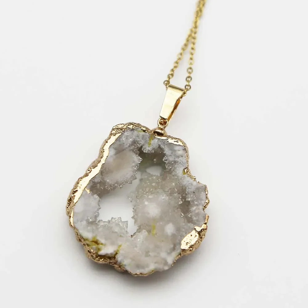 AVERLLA™ Natural Black Agate Druzy Necklace – Irregular Topaz Pendant Charm