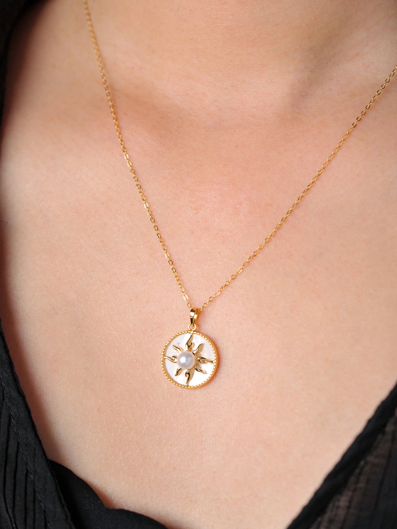 AVERLLA™ Sunlit Grace Shell & Freshwater Pearl Pendant