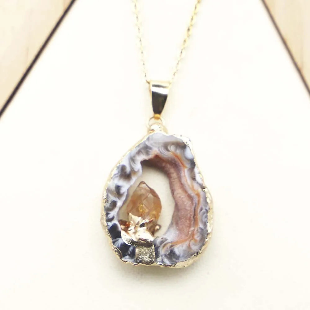 AVERLLA™ Natural Black Agate Druzy Necklace – Irregular Topaz Pendant Charm